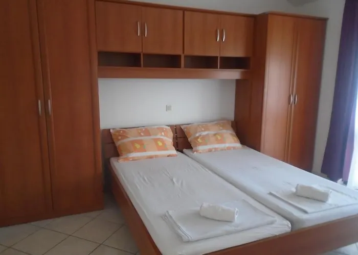 Apartment 14842b